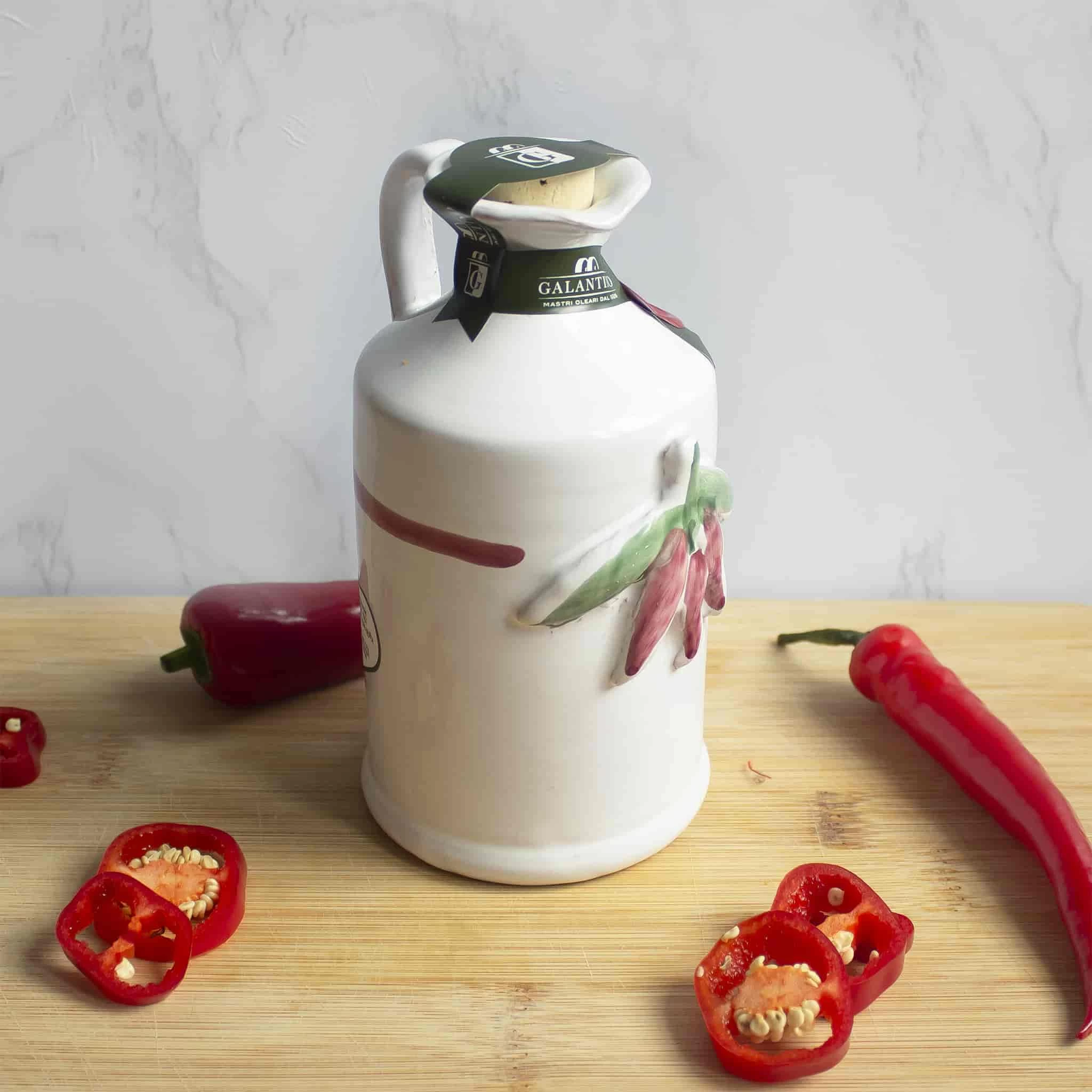 Galantino Puglian Olive Oil With Chilli In Terracotta Bottle 250ml 9 Galantino Puglian Olive Oil With Chilli In Terracotta Bottle 250ml - Image 9