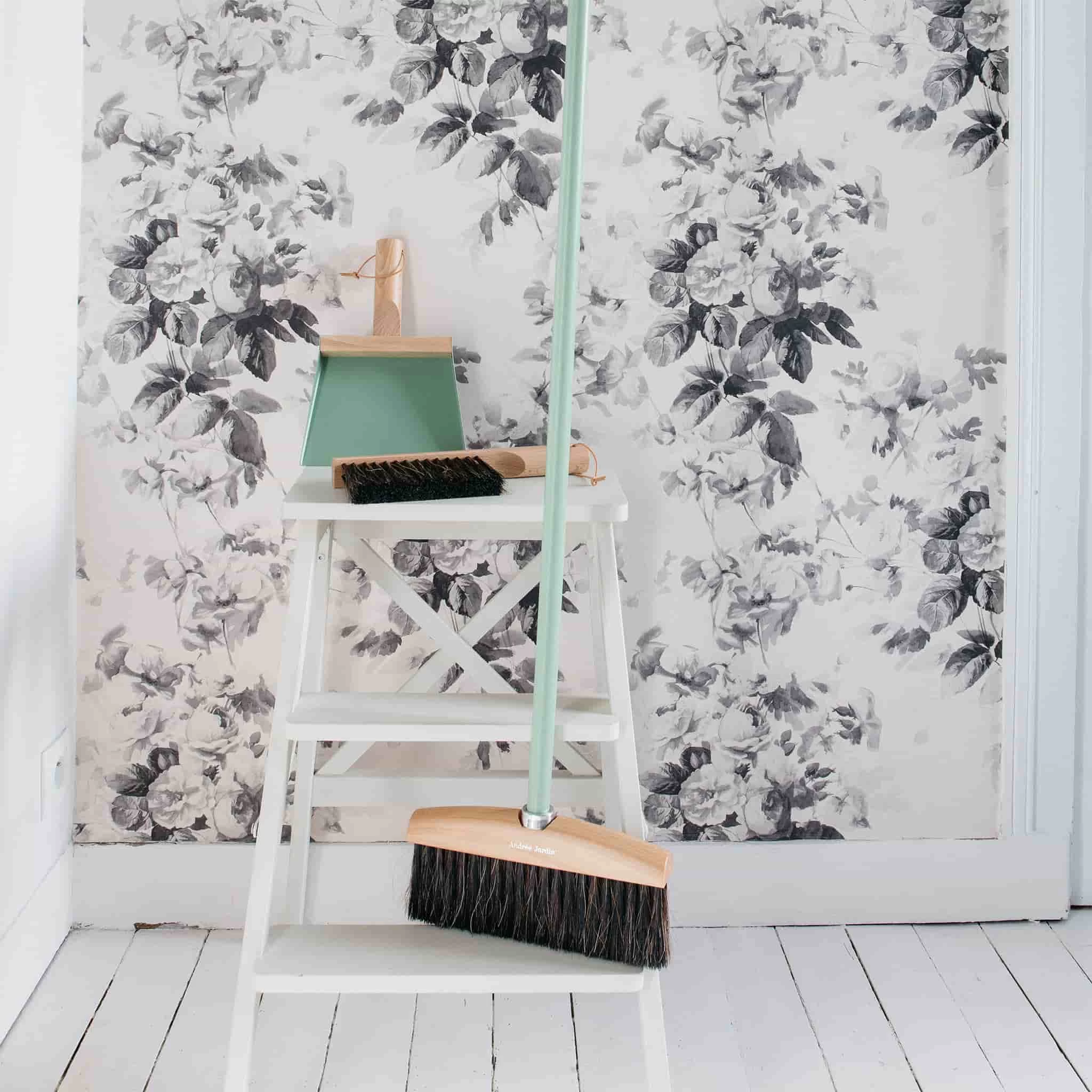 Andree Jardin Hand Brush & Dustpan Set - Sage 3 Andree Jardin Hand Brush & Dustpan Set - Sage - Image 3