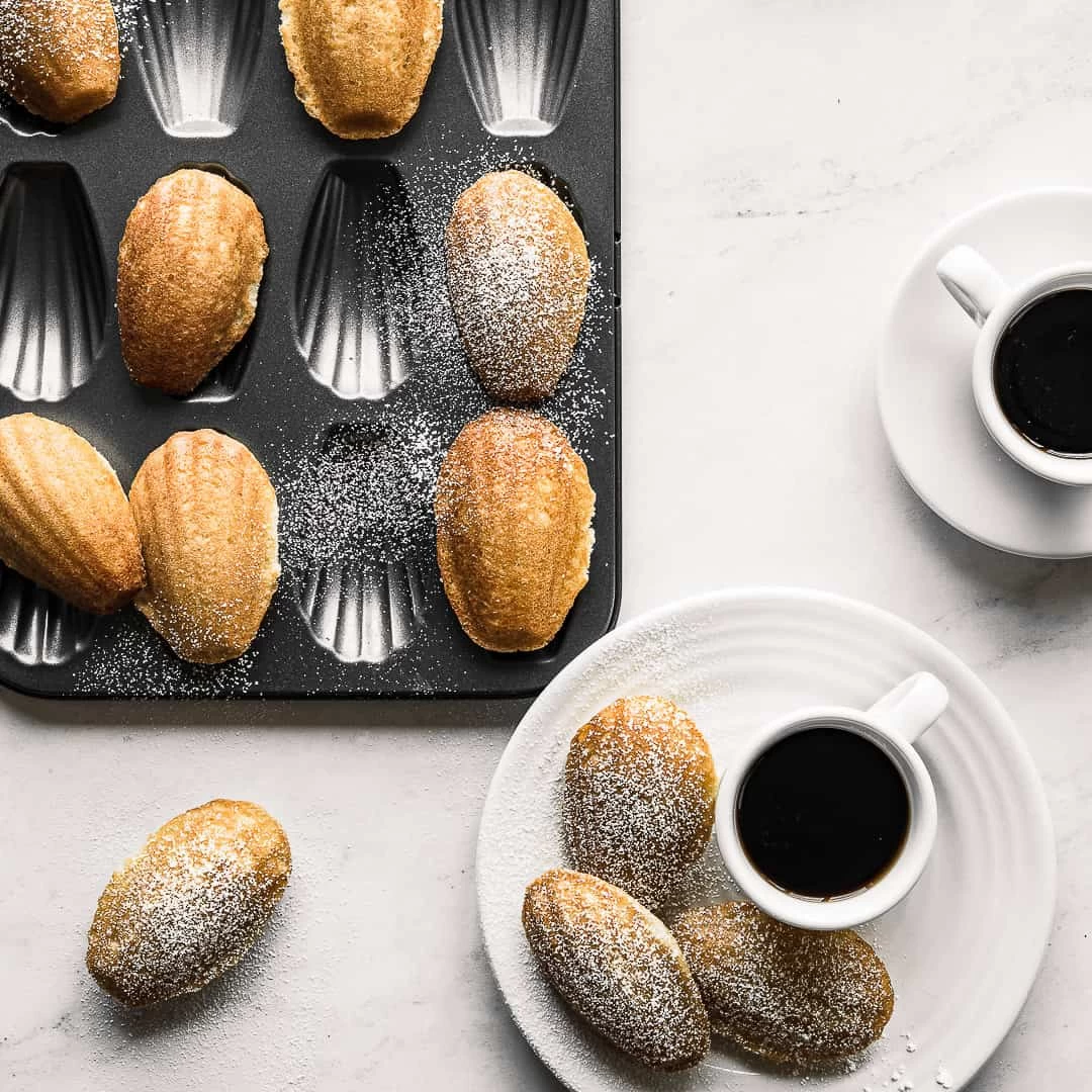 De Buyer Non-Stick Madeleine Tray 3 De Buyer Non-Stick Madeleine Tray - Image 3