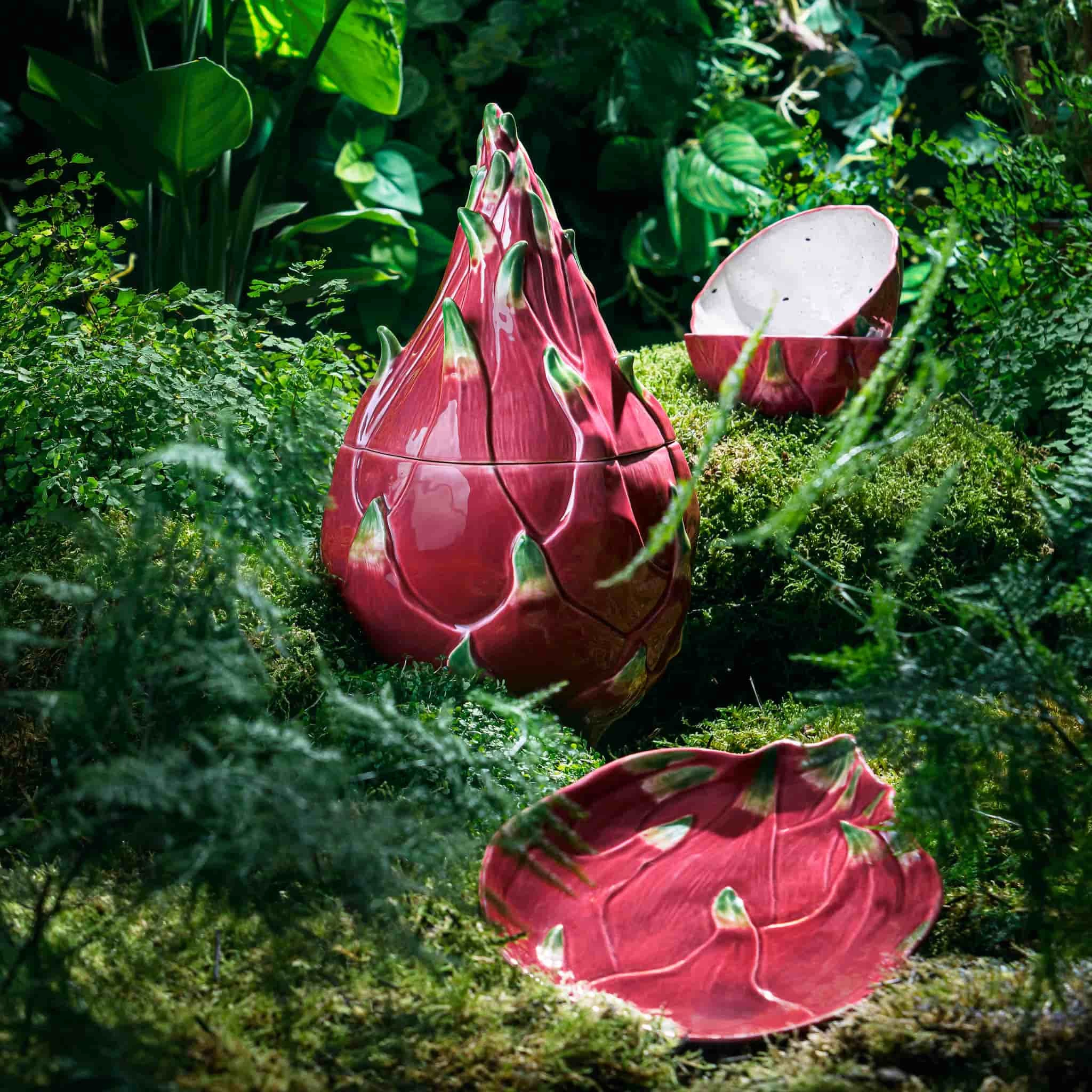 Bordallo Pinheiro Tropical Fruits Dragon Fruit Centrepiece Bowl, 20x21x35cm, 3.5L 4 Bordallo Pinheiro Tropical Fruits Dragon Fruit Centrepiece Bowl, 20x21x35cm, 3.5L - Image 4