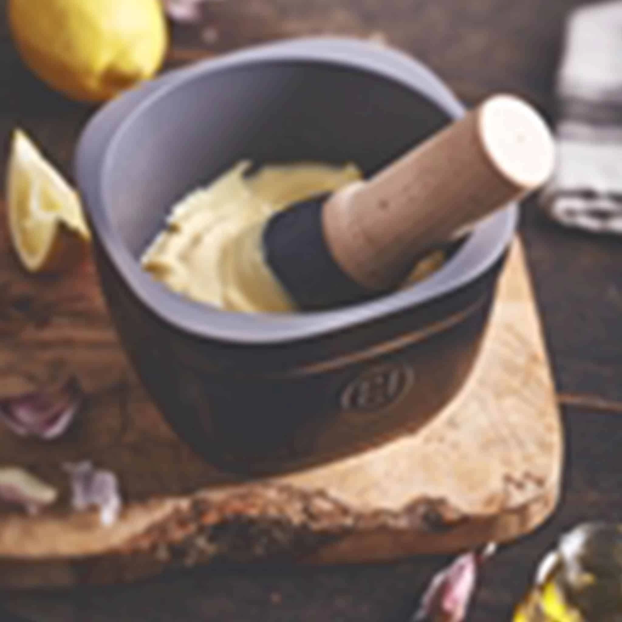 Emile Henry Pestle And Mortar, 15cm 3 Emile Henry Pestle And Mortar, 15cm - Image 3