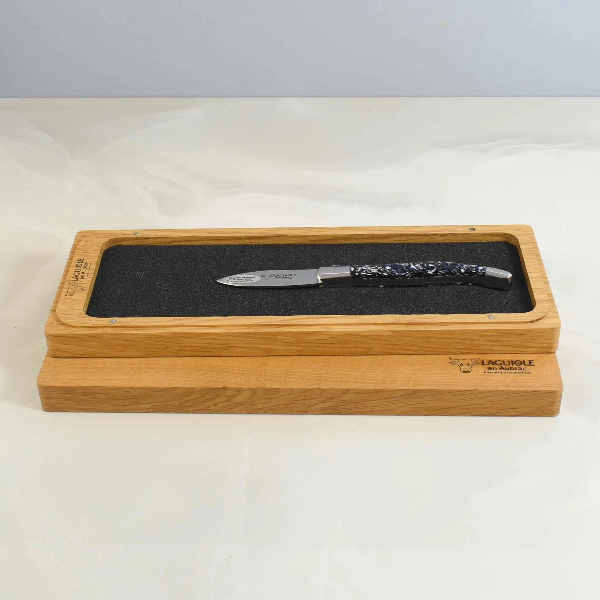 Laguiole En Aubrac Mussel Shell Handle Oyster Knife 1 Laguiole En Aubrac Mussel Shell Handle Oyster Knife