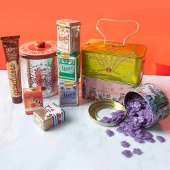 Leone Cri Cri "The Nutcracker" Chocolate Casket, 130g 10 Leone Cri Cri "The Nutcracker" Chocolate Casket, 130g -Sous Chef Kitchenware Leone sweets group shot lifestyle LZ0013 LZ0005 LZ0001 LZ0011 LZ0007 LZ0003 LZ0004 LZ0008 LZ0007 LZ0014 c990e30f b861 4d20 af4f 4cc0de7c26e2