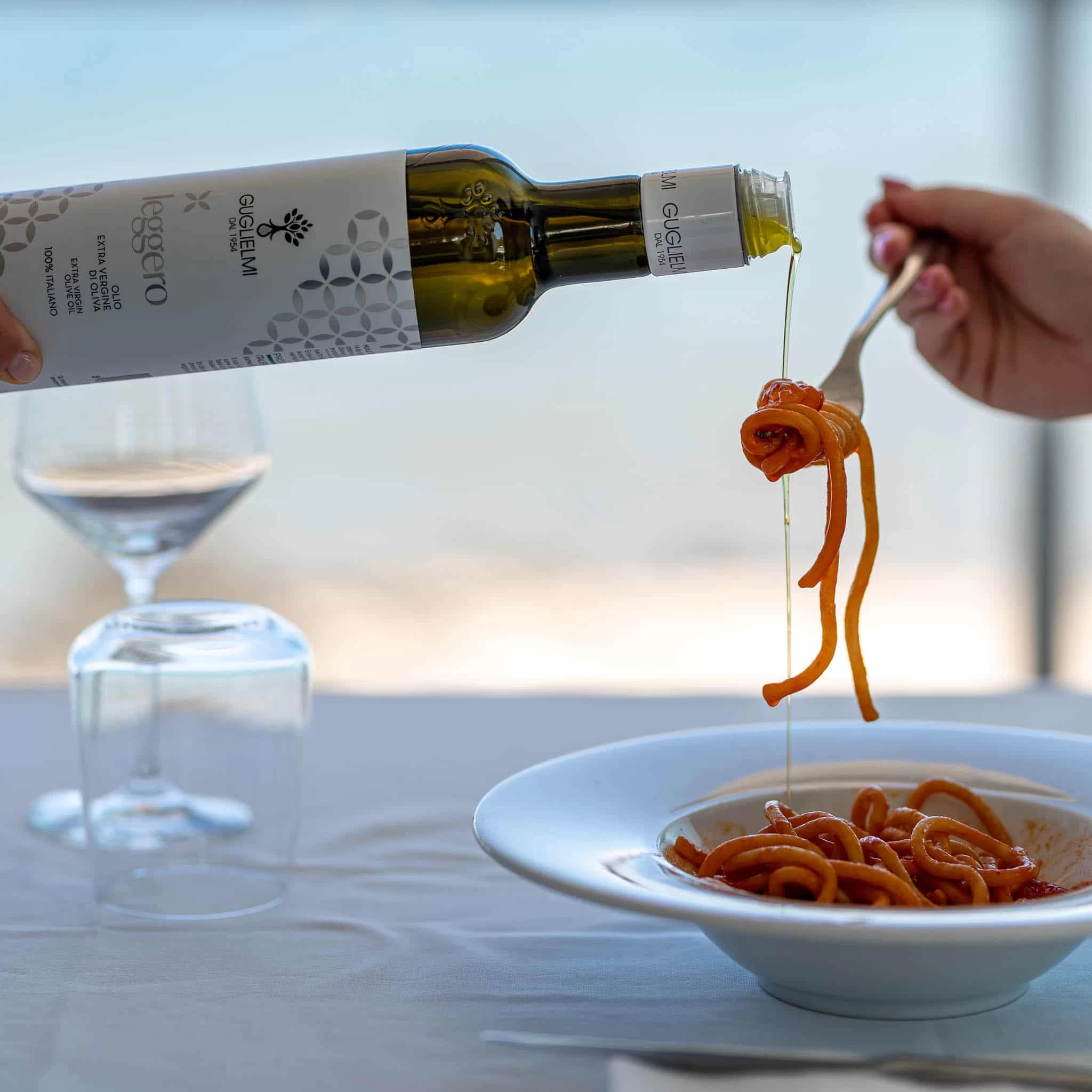 Olio Guglielmi Monogram Light Extra Virgin Olive Oil, 500ml 2 Olio Guglielmi Monogram Light Extra Virgin Olive Oil, 500ml - Image 2