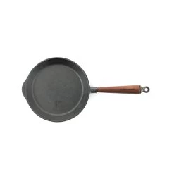Skeppshult Traditional Cast Iron Frying Pan 8 Skeppshult Traditional Cast Iron Frying Pan -Sous Chef Kitchenware SH0017A Skeppshult Traditional Cast Iron Frying Pan 3
