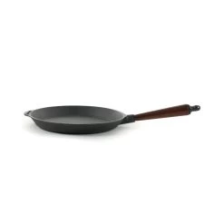 Skeppshult Traditional Cast Iron Frying Pan 10 Skeppshult Traditional Cast Iron Frying Pan -Sous Chef Kitchenware SH0017B Skeppshult Traditional Cast Iron Frying Pan 2
