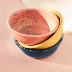 Splatter Fest Enamel Bowl, Pink -Sous Chef Kitchenware ShopifyProduct 2040px 0002 Kapka 0217