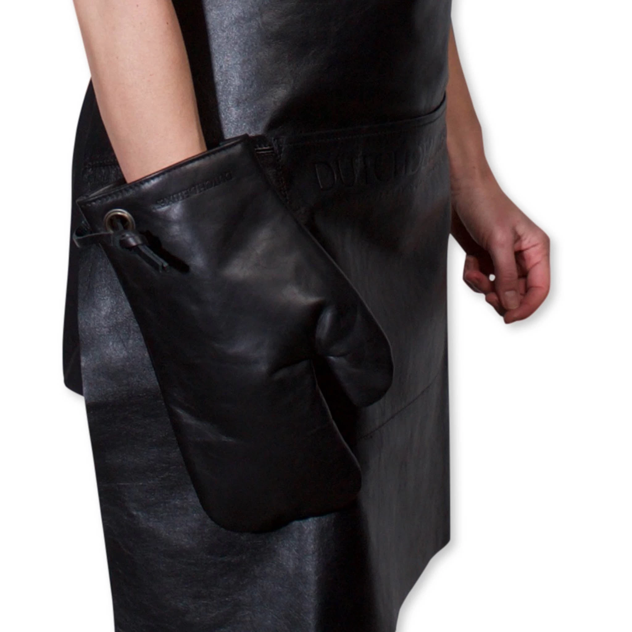 Dutchdeluxes Classic Oven Glove In Classic Black 2 Dutchdeluxes Classic Oven Glove In Classic Black - Image 2