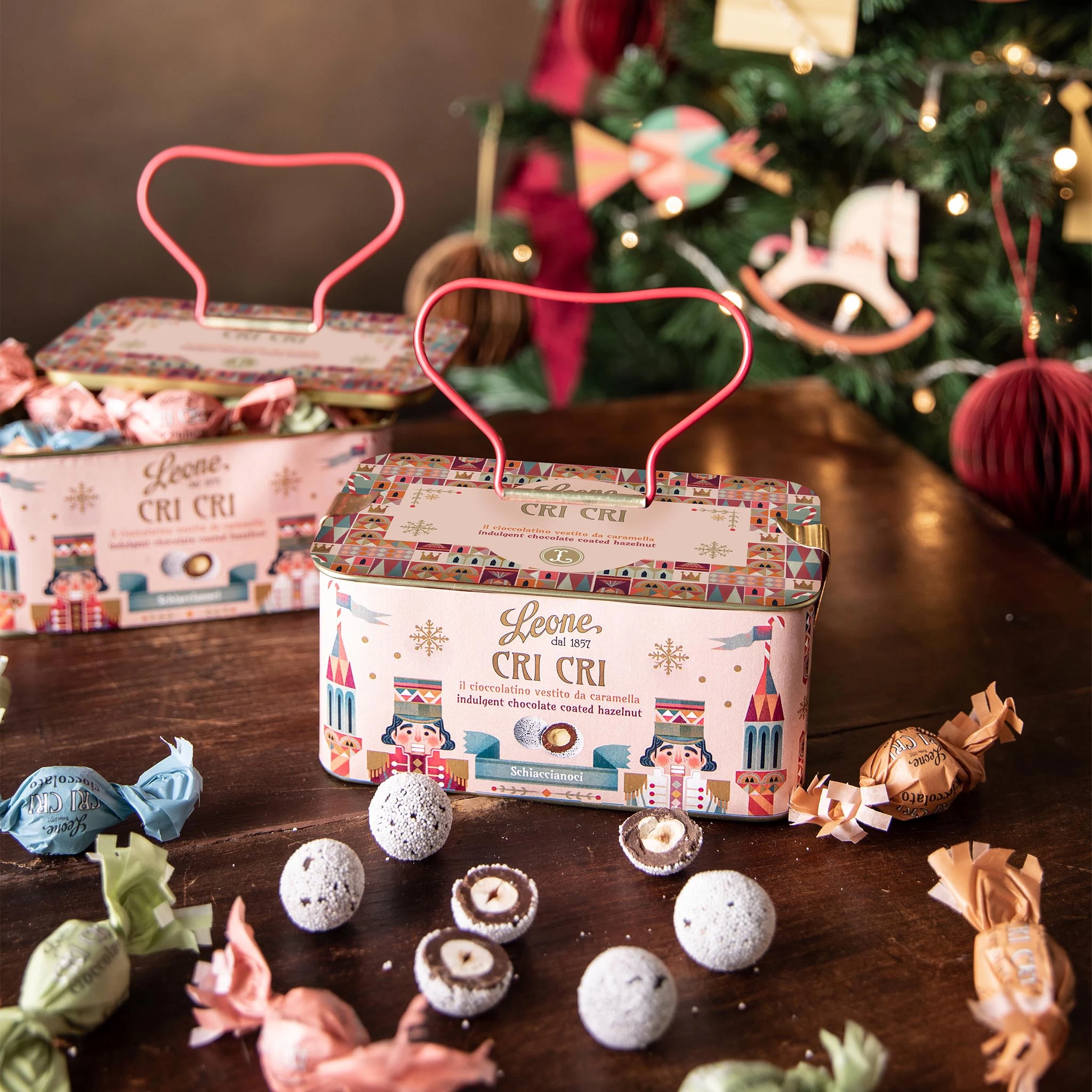 Leone Cri Cri "The Nutcracker" Chocolate Casket, 130g 3 Leone Cri Cri "The Nutcracker" Chocolate Casket, 130g - Image 3