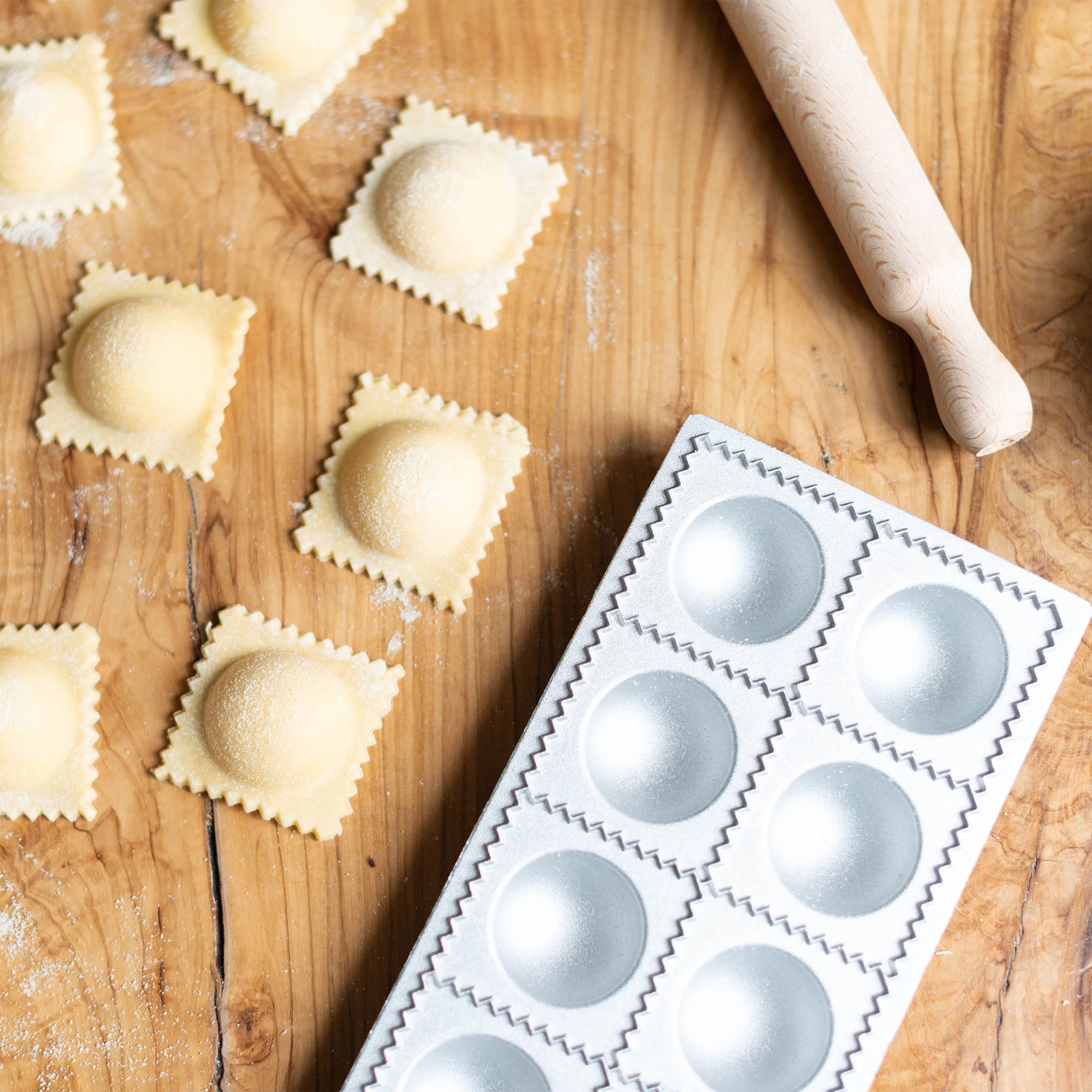 Ravioli Tray - 12 Large Round Ravioli 52mm X 52mm 2 Ravioli Tray - 12 Large Round Ravioli 52mm X 52mm - Image 2